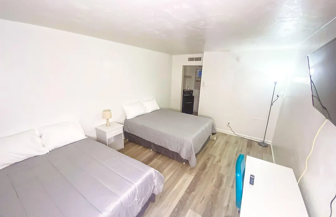 Uptown Inn & Suites-1