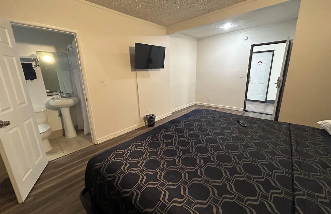 Budget Inn Hollywood-1