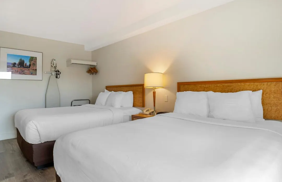 Rodeway Inn-1