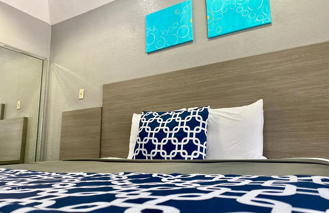 Island Suites Hobby Airport-1