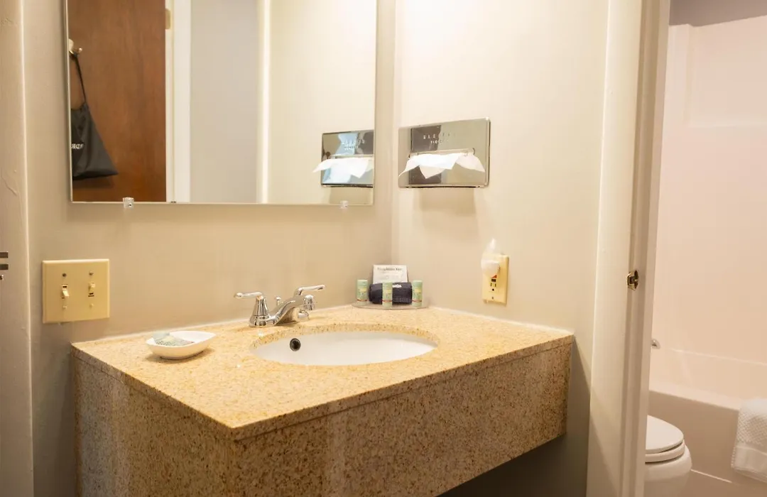 Fireside Inn And Suites Bangor-1