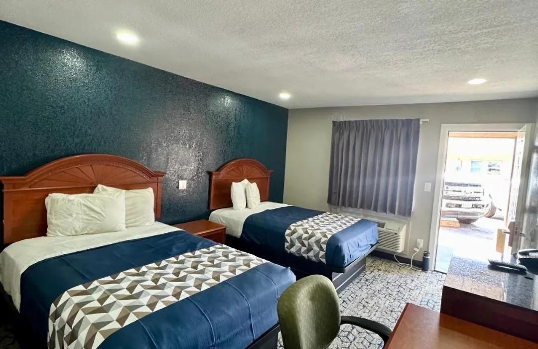 Economy Inn-1
