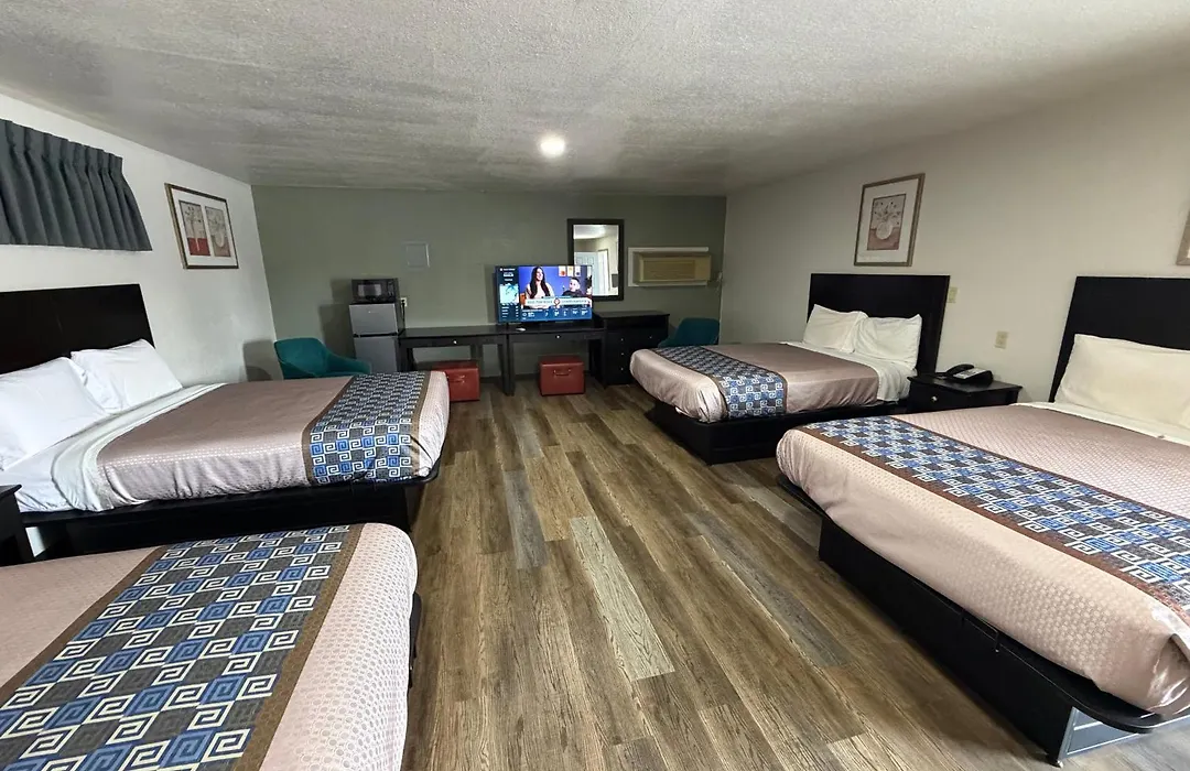Budget Inn Ada-1