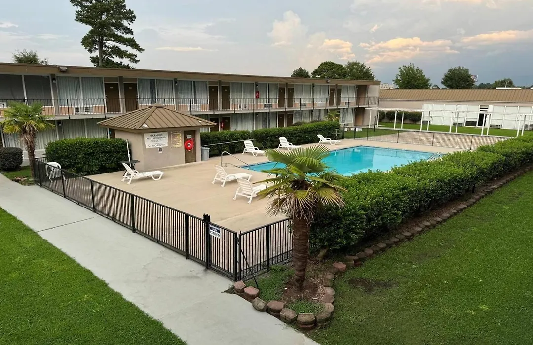 Days Inn By Wyndham Goldsboro-1