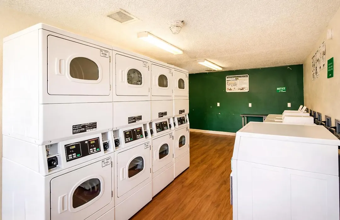 Hometowne Studios By Red Roof Houston - West Oaks - Energy Corridor-1