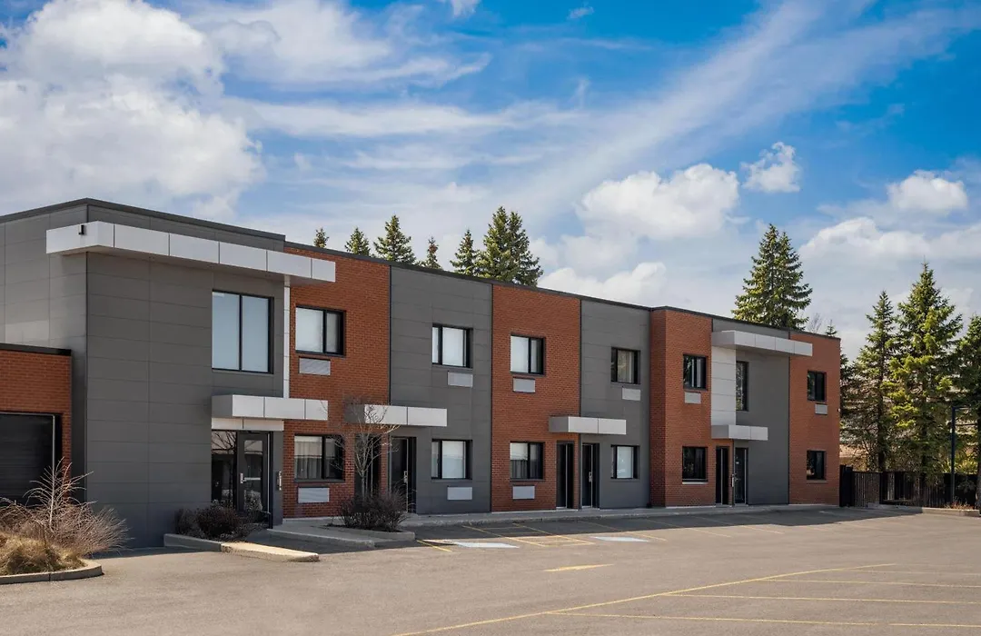 Ramada By Wyndham Laval-1