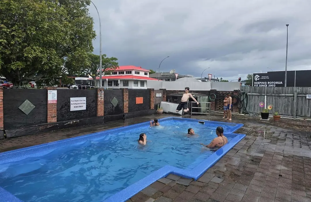 Kuirau Park Motor Lodge- Thermal Mineral Pool-1