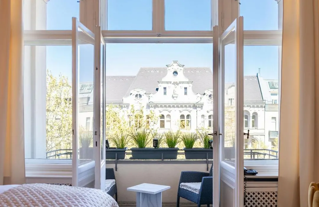 Hotel Augusta Am Kurfuerstendamm-1