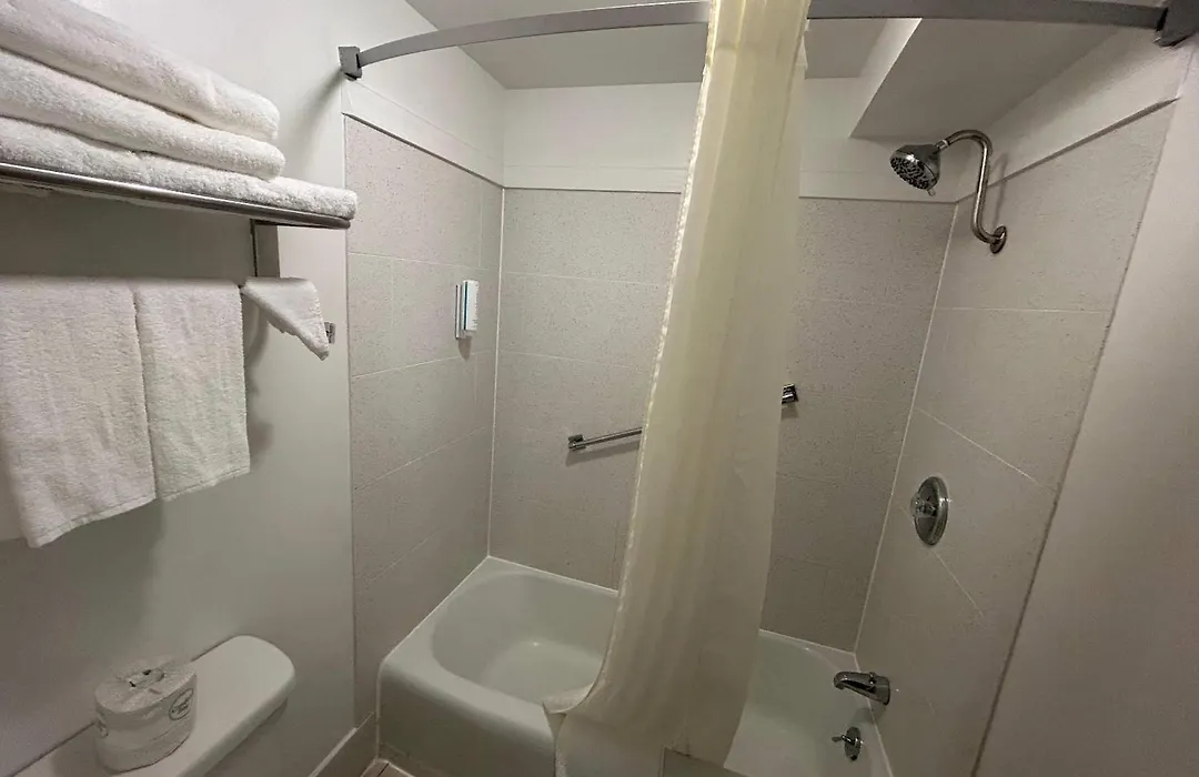 Econo Lodge Palmyra - Hershey-1