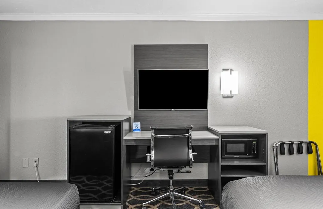 Super 8 By Wyndham Norman West Ok-1