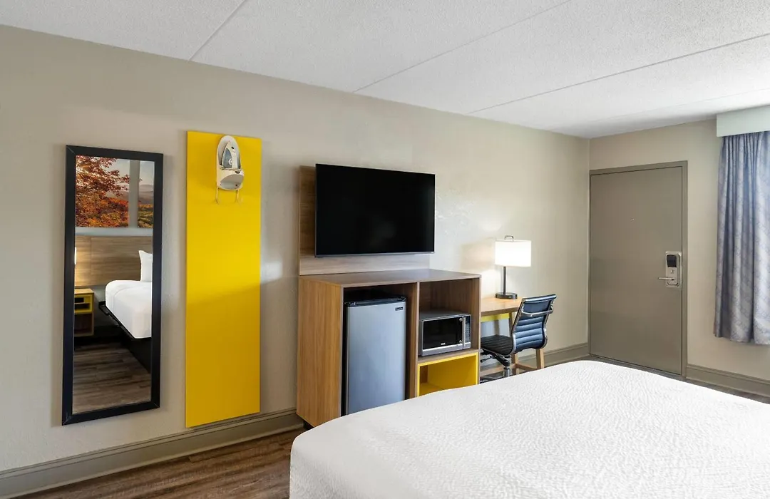 Days Inn By Wyndham Greeneville-1