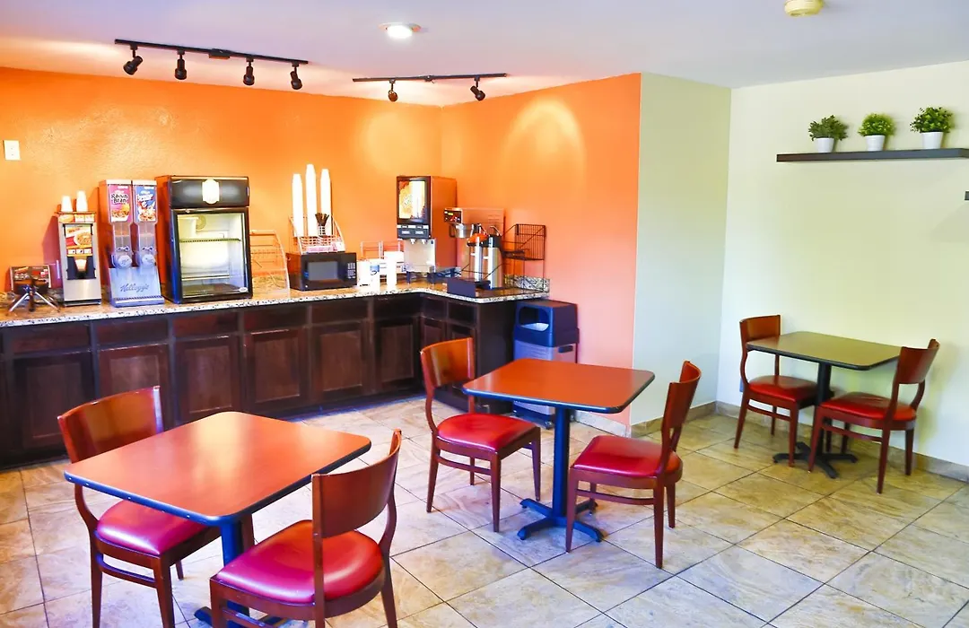 Super 8 By Wyndham Charlotte University-1