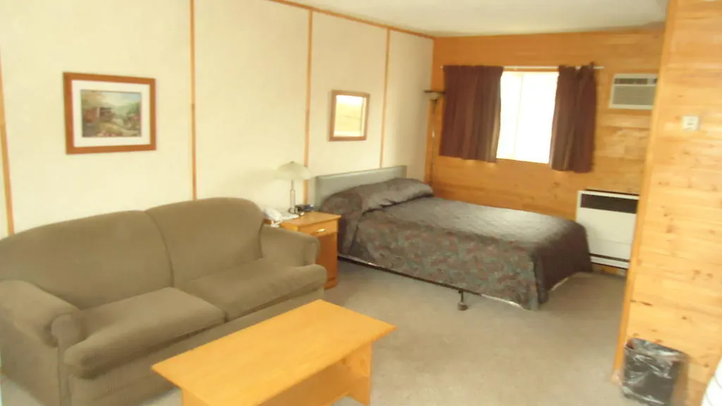 Dreamland Motel-1