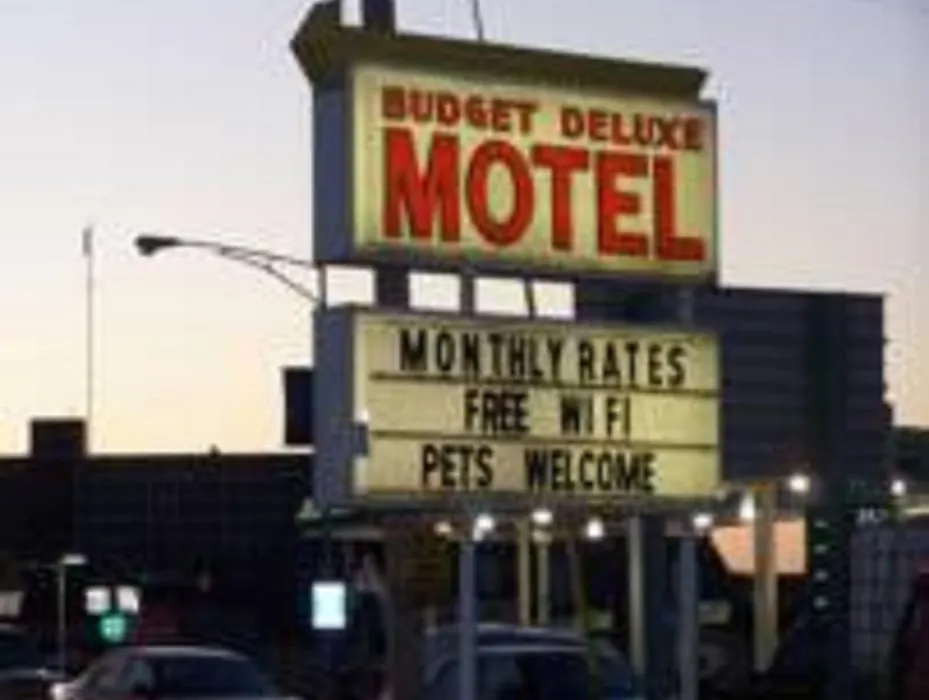 Budget Deluxe Motel-1