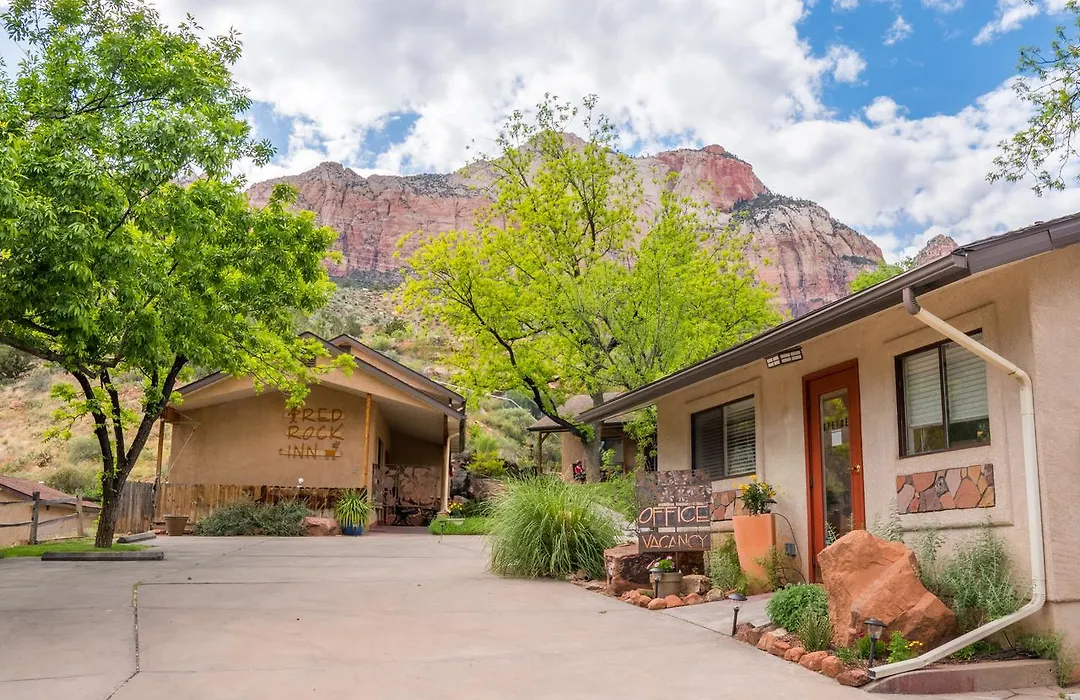 Red Rock Inn Cottages-1