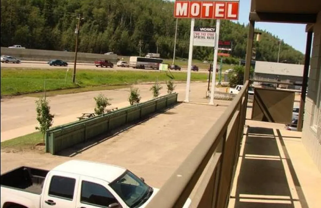 Mcmurray Inn-1