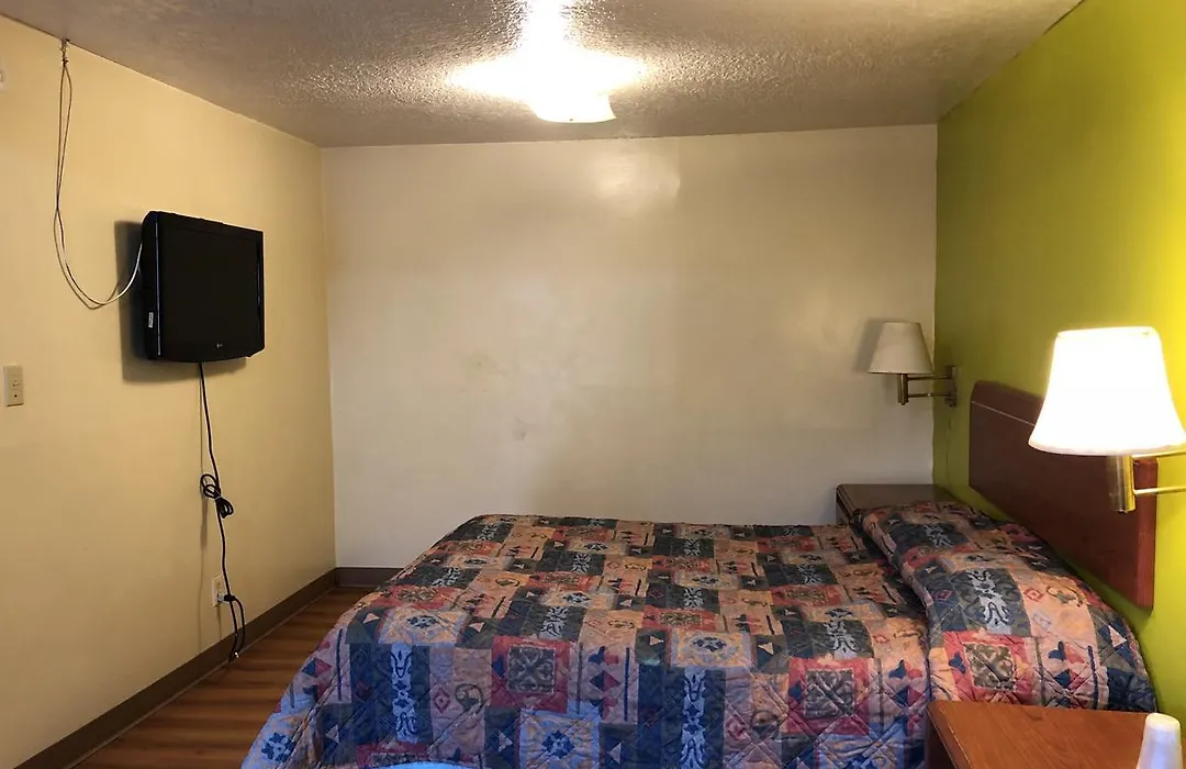Budget inn-1