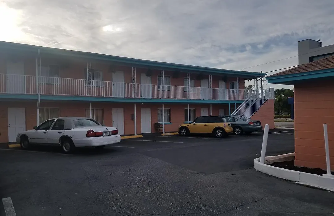 Budget Inn-1