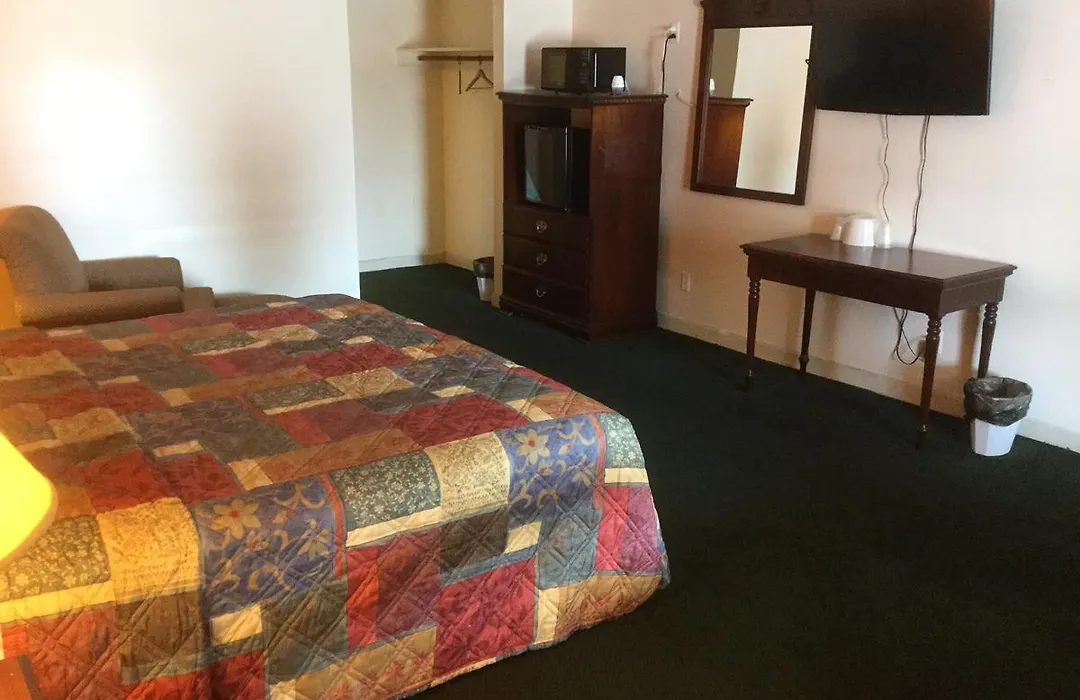 Budget Inn-1