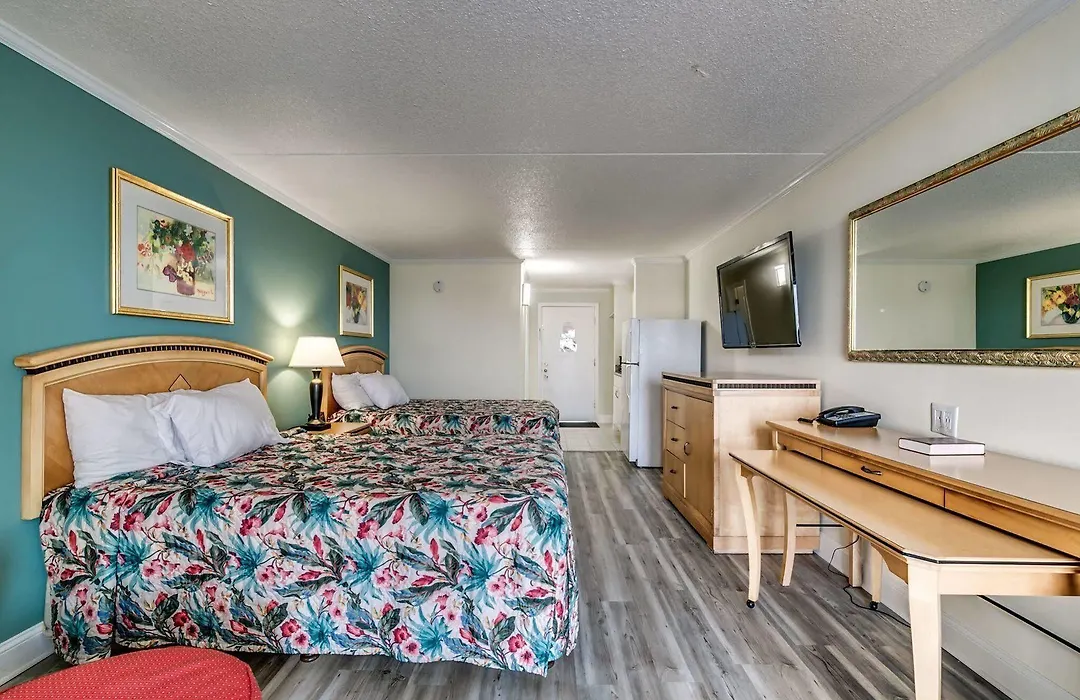 Sea Hawk Oceanfront Motel-1