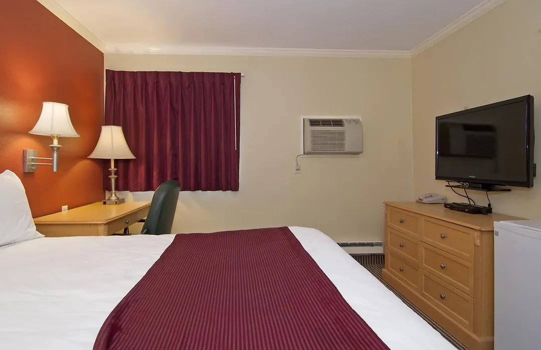 Valley Inn Shakopee-1