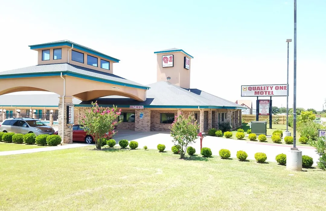 Quality One Motel-1