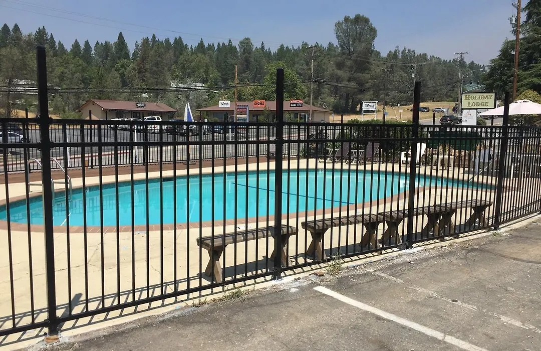 Holiday Lodge-1