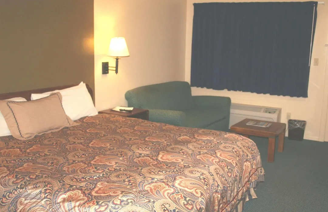 Lake Lighthouse Inn-1