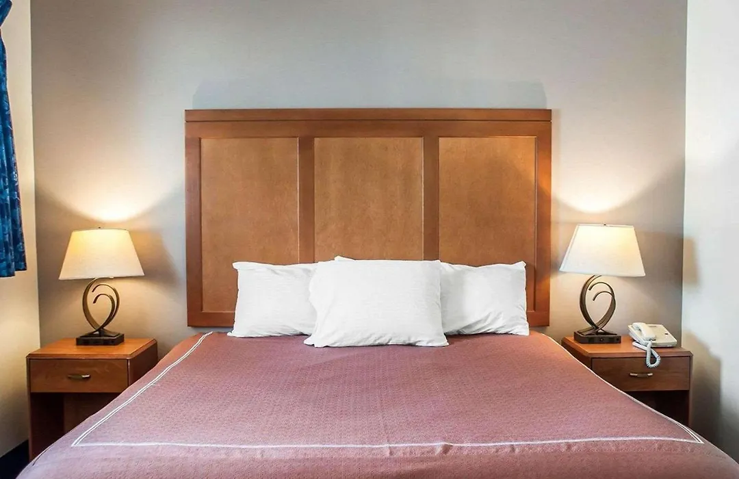 Rodeway Inn & Suites-1