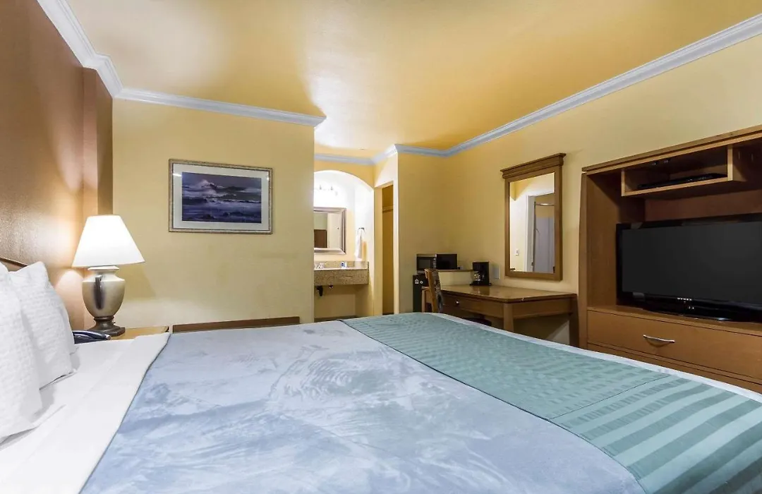 Rodeway Inn & Suites Near The Coliseum & Arena-1