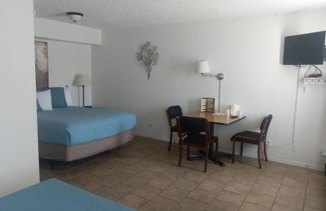 Little Daisy Motel-1