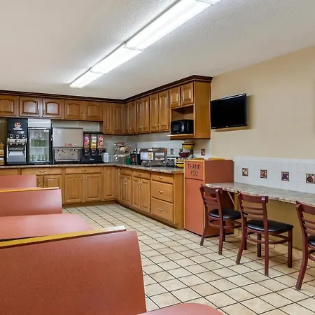 Rodeway Inn-2