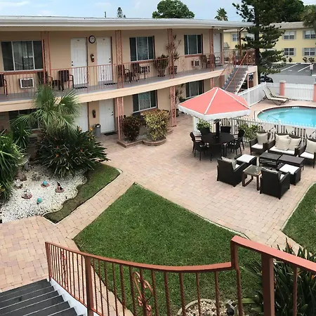 Carlton House Motel And Suites-3