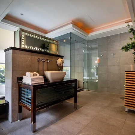 In-Stone Motel-2