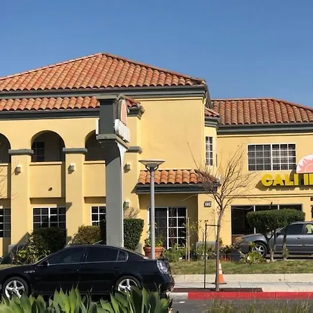 Cali Inn-3