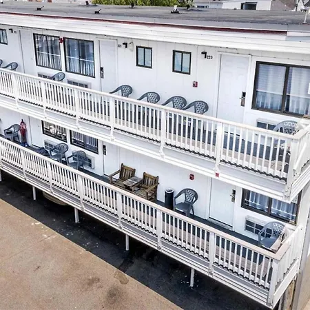 Hampton Harbor Motel-3