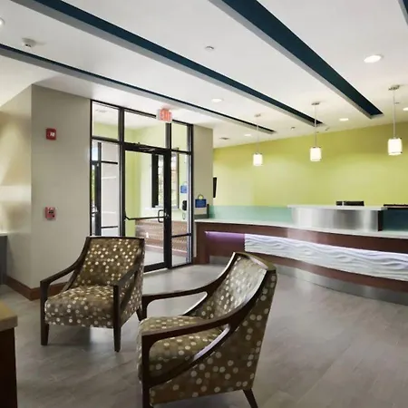 Days Inn & Suites By Wyndham Houston North-Spring-2