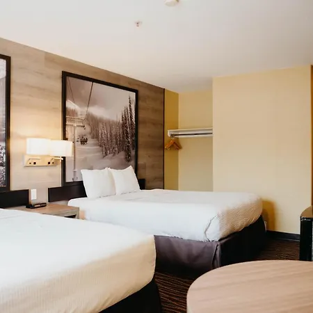 Super 8 By Wyndham Revelstoke Bc-2
