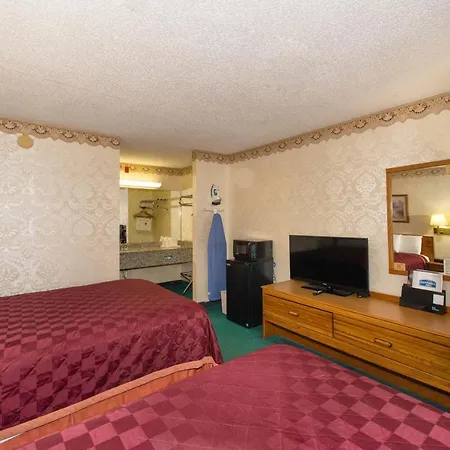 Howard Johnson Express Inn Eureka Springs-2
