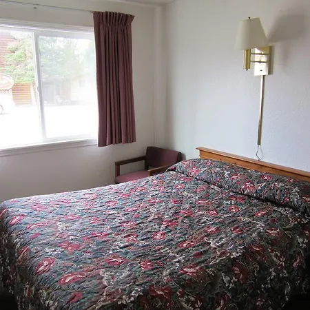 Travelers Lodge-2