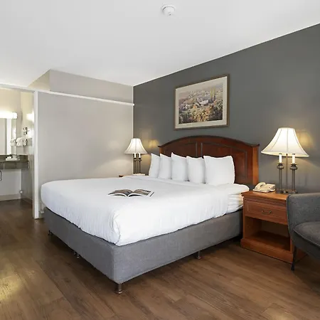 Vagabond Inn Ventura-2