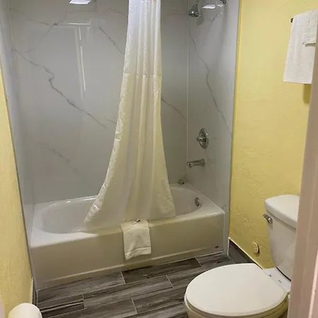 Economy Inn Hot Springs-2