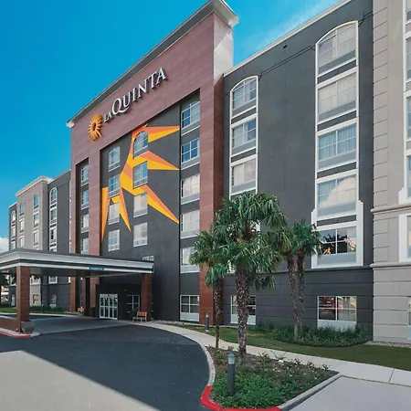 La Quinta Inn & Suites By Wyndham San Antonio Downtown-3