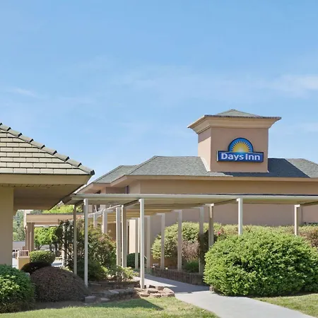 Days Inn By Wyndham Charlotte/Woodlawn Near Carowinds-3