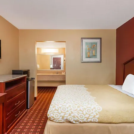 Days Inn By Wyndham Columbia-2