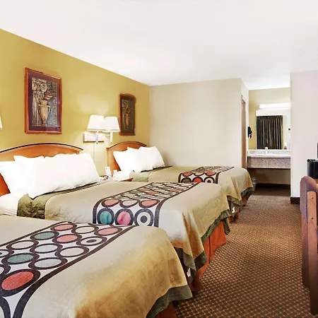 Super 8 By Wyndham Charlotte Downtown Area-3