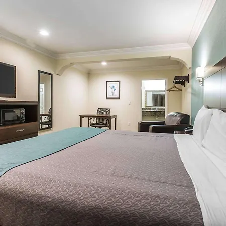 Rodeway Inn & Suites-3
