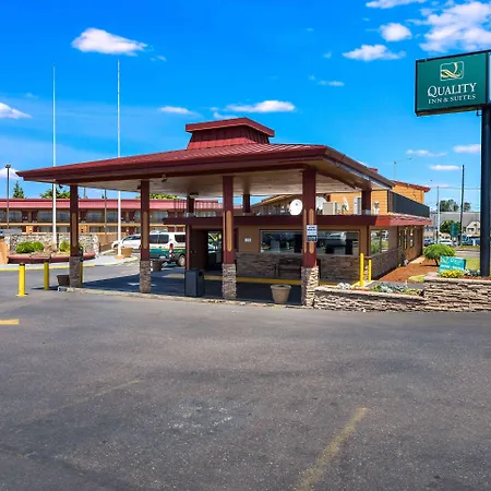 Quality Inn & Suites Airport-2