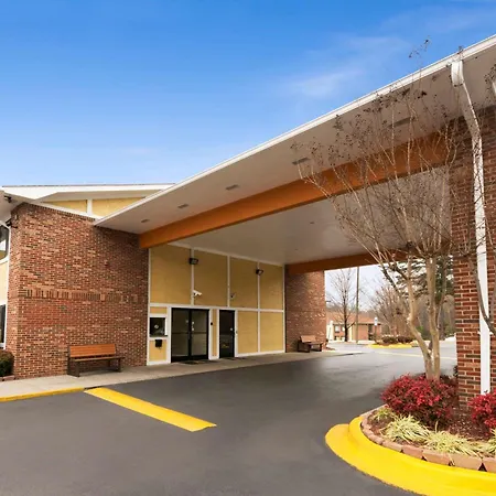 Super 8 By Wyndham Charlotte University-2