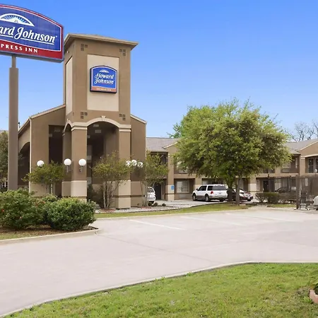 Howard Johnson By Wyndham Grand Prairie Near Lone Star Park-3